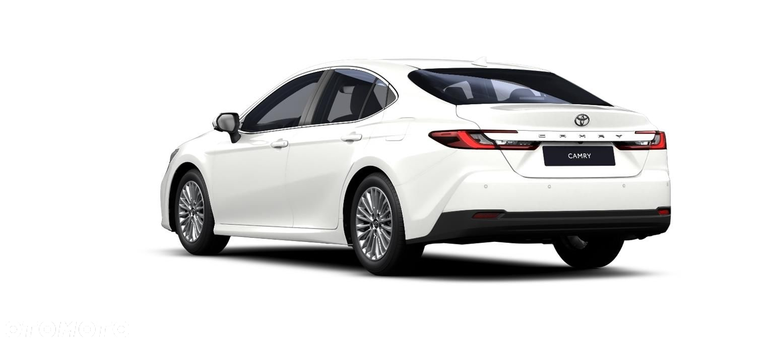 Toyota Camry - 5