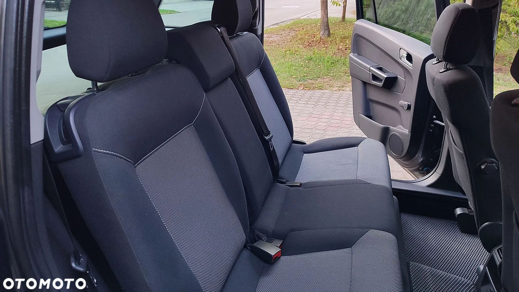 Opel Zafira 1.8 Design Edition - 37