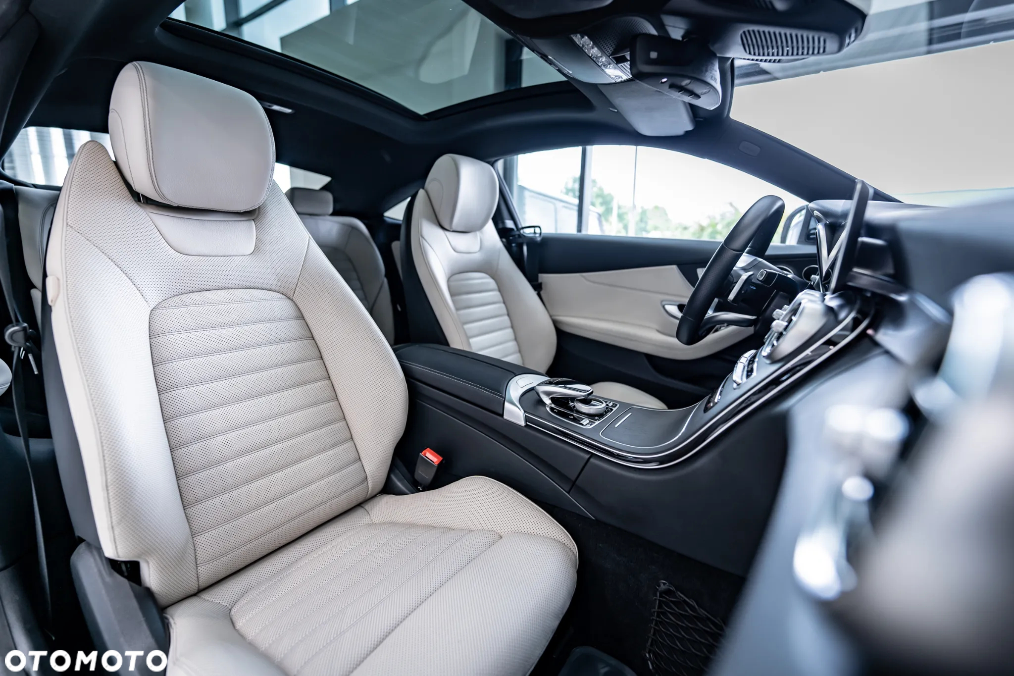 Mercedes-Benz Klasa C 300 9G-TRONIC - 39