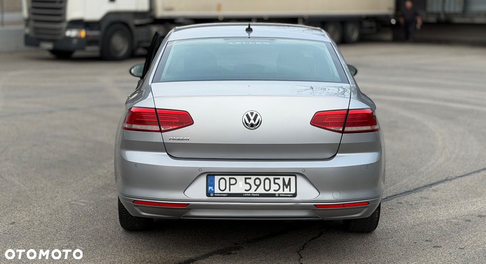 Volkswagen Passat 1.6 TDI BMT Comfortline - 12