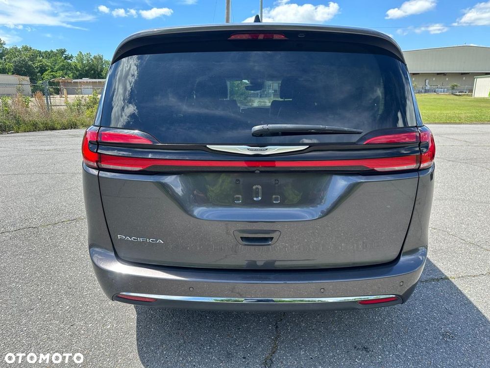 Chrysler Pacifica - 6