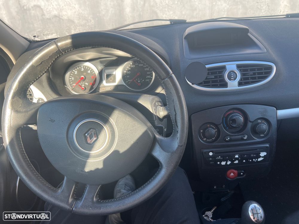 Renault Clio Sport Tourer - 2