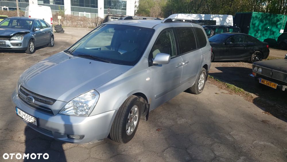 Kia Carnival - 3