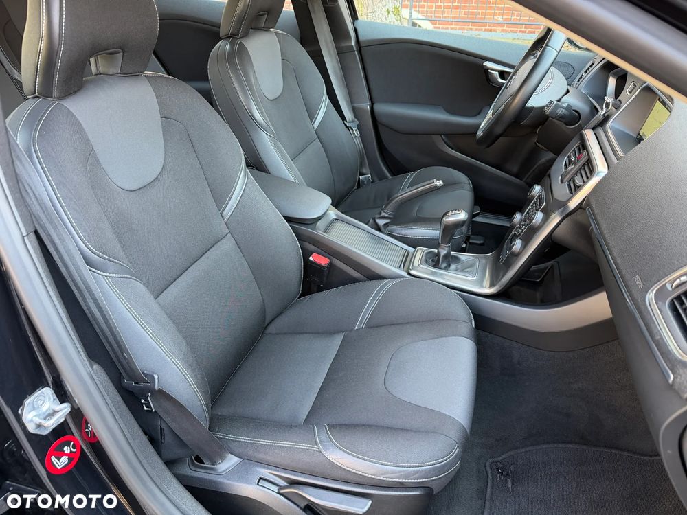 Volvo V40 D4 Inscription - 28