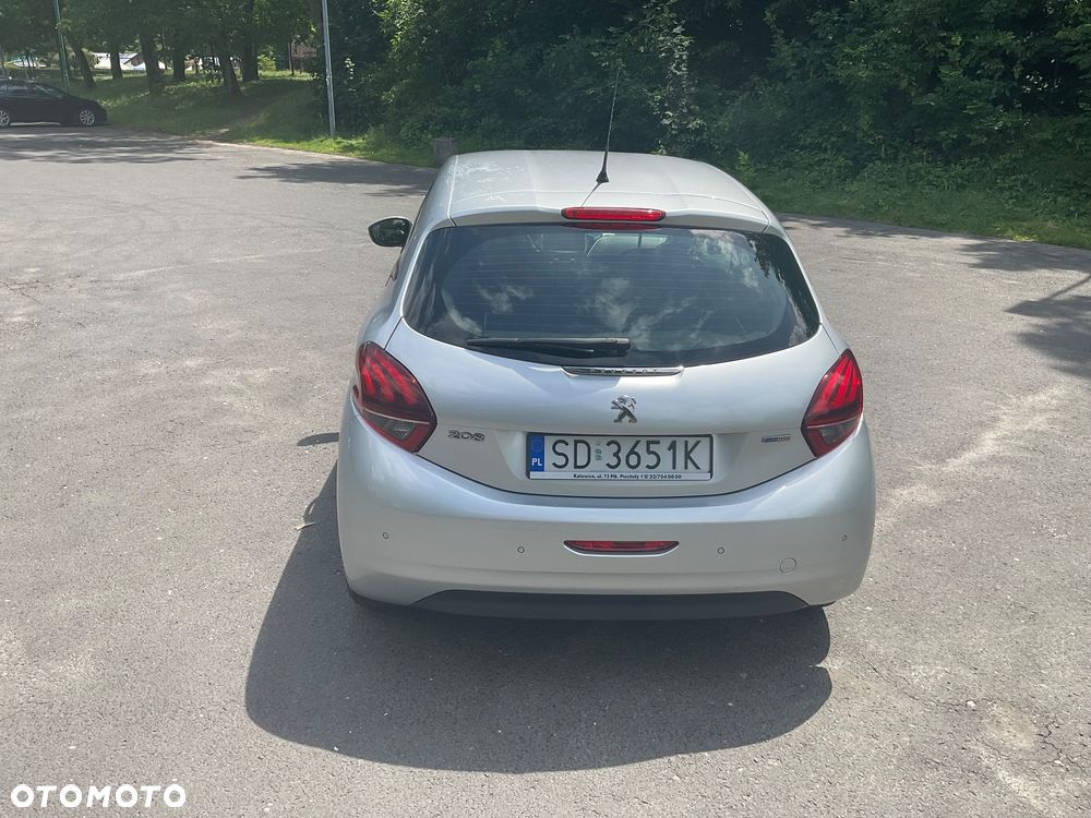 Peugeot 208 - 25