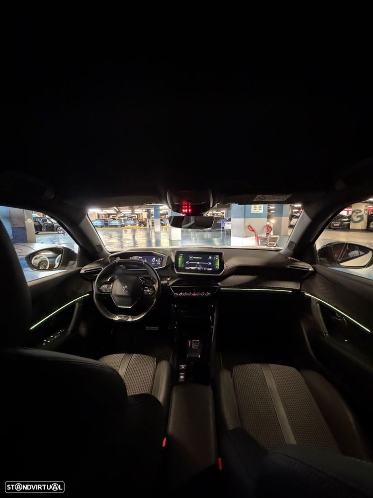 Peugeot 2008 1.2 PureTech GT EAT8 - 9