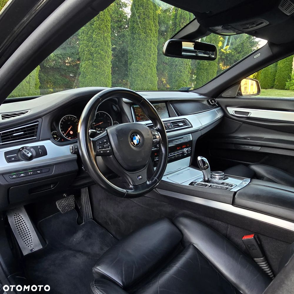 BMW Seria 7 740d xDrive - 17