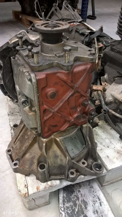 SKRZYNIA BIEGÓW VOLVO 240 740 940 4 biegi - 2