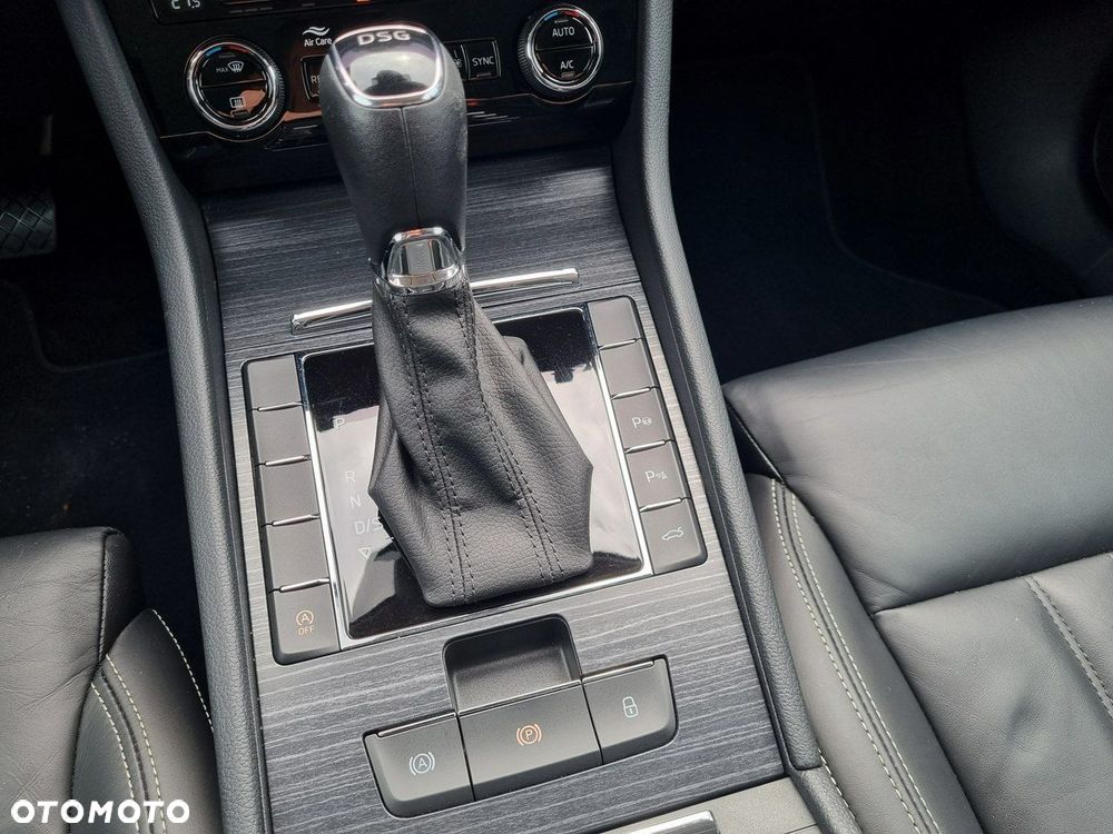 Skoda Superb 1.5 TSI Style DSG - 35