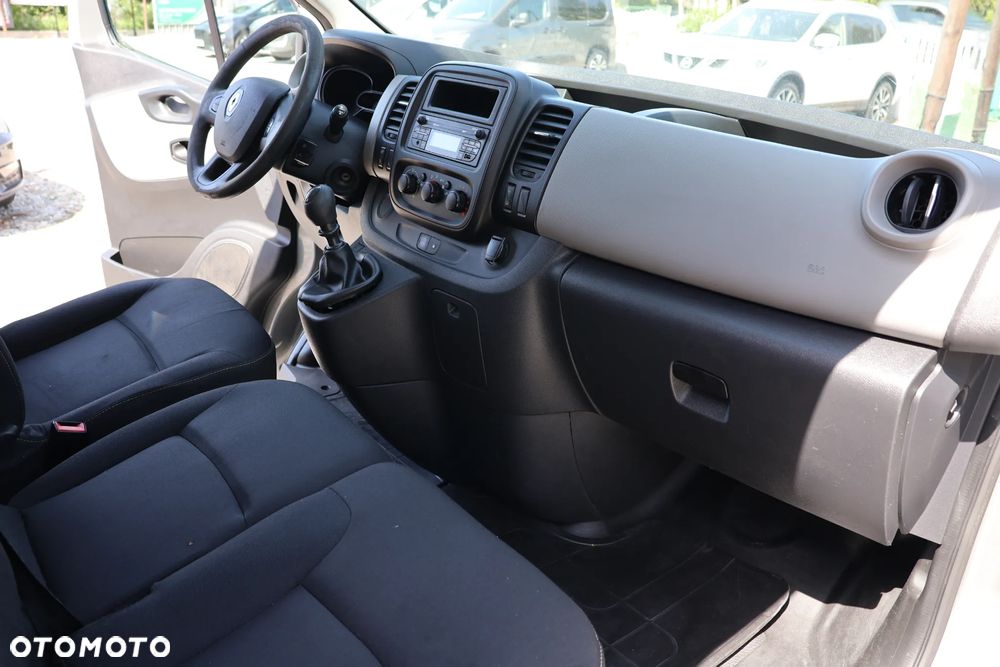 Renault Trafic Grand 1.6 dCi - 10