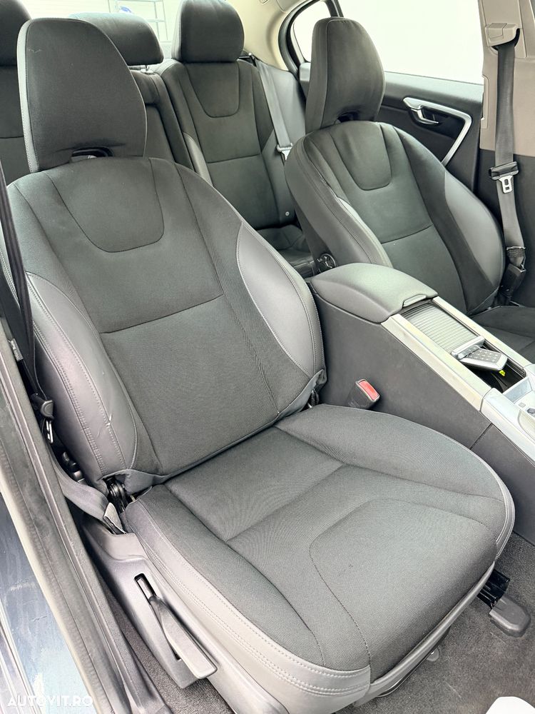 Volvo S60 D3 Geartronic Momentum - 19