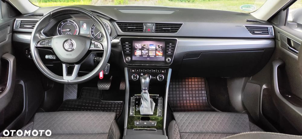 Skoda Superb 2.0 TDI DSG Ambition - 29