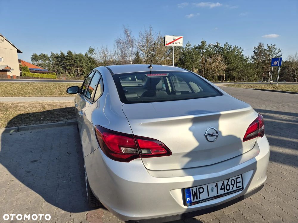 Opel Astra - 4