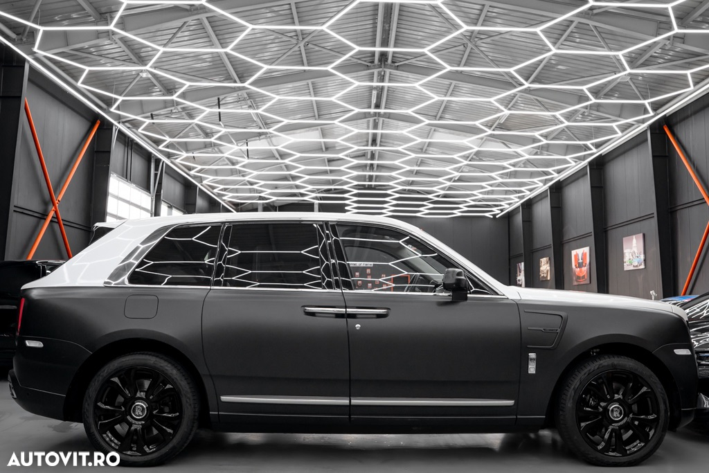 Rolls-Royce Cullinan Standard - 28