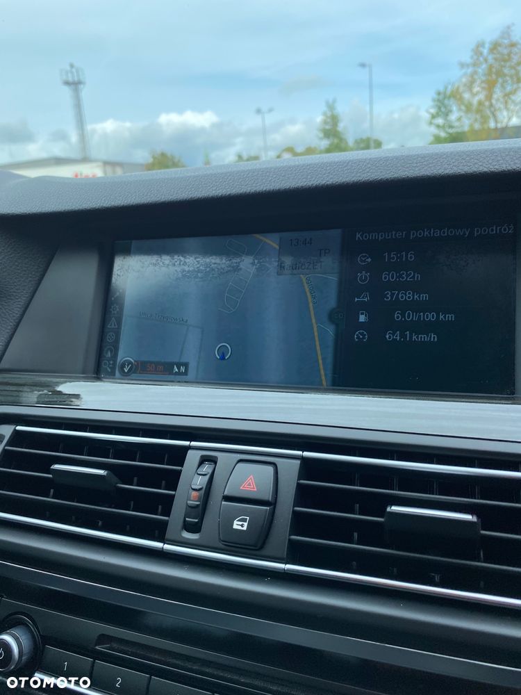 BMW Seria 5 525d - 24