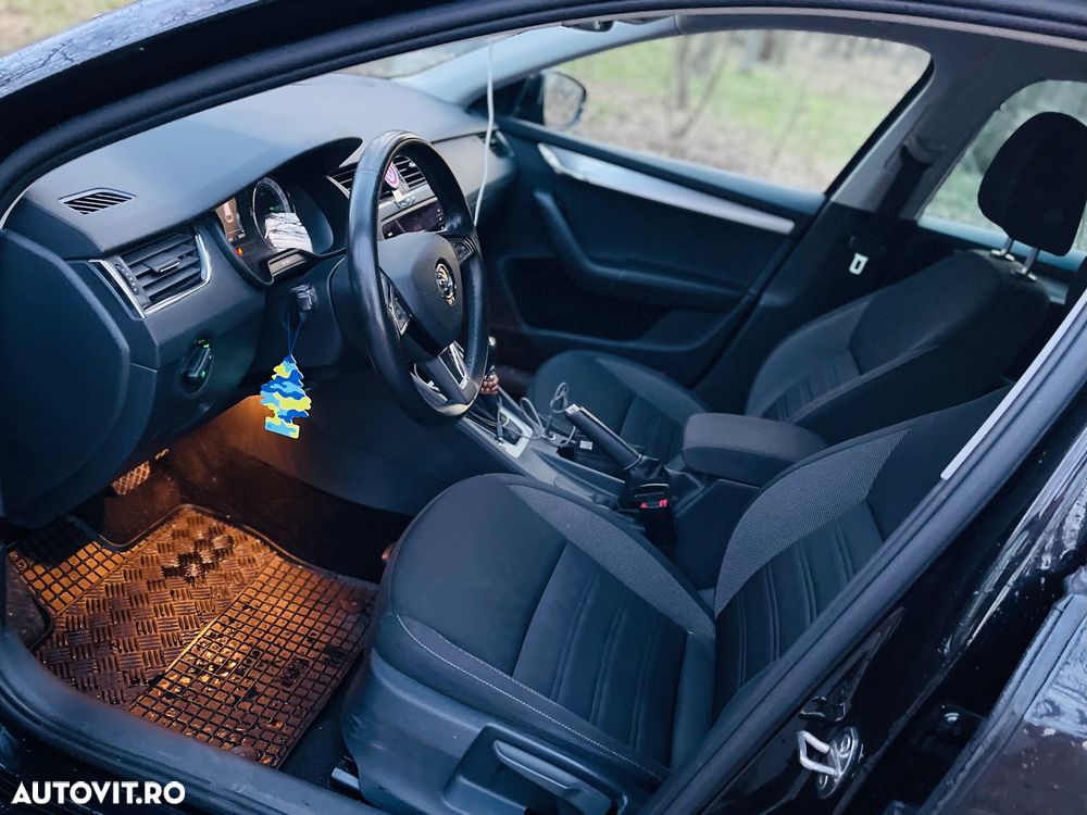 Skoda Octavia Combi Diesel 1.6 TDI DSG Ambition - 5