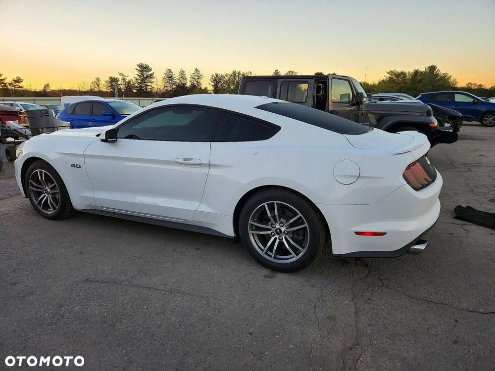 Ford Mustang 5.0 V8 GT - 5