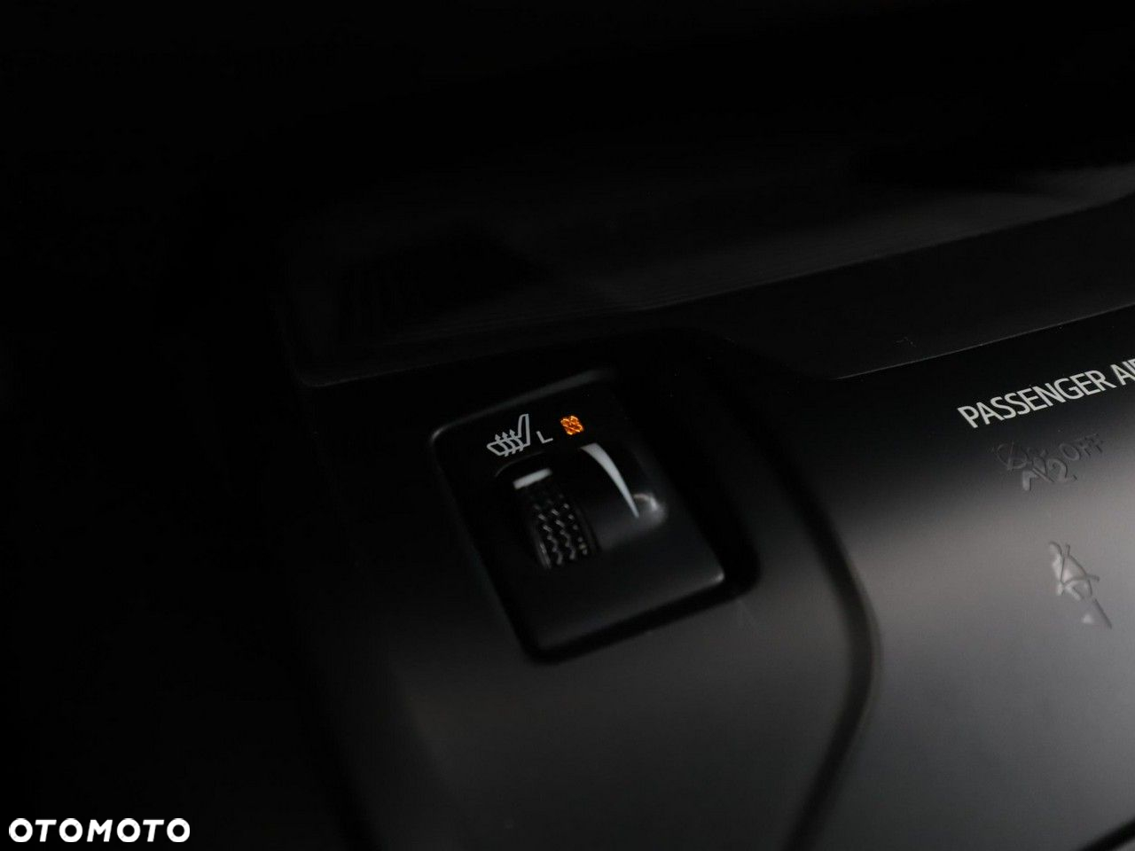 Toyota Avensis Combi 1.8 Multidrive S Executive - 27