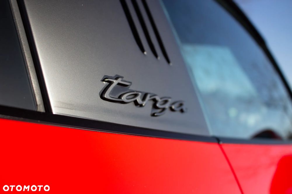 Porsche 911 Targa 4 GTS - 13