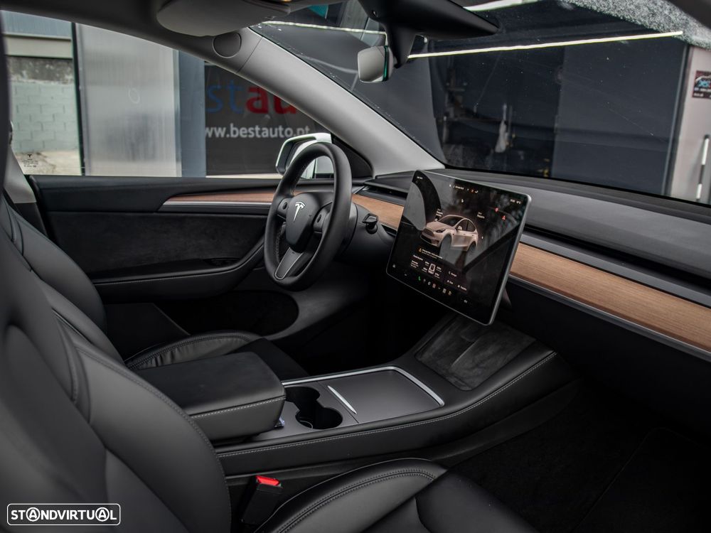 Tesla Model Y Performance Tração Integral - 33
