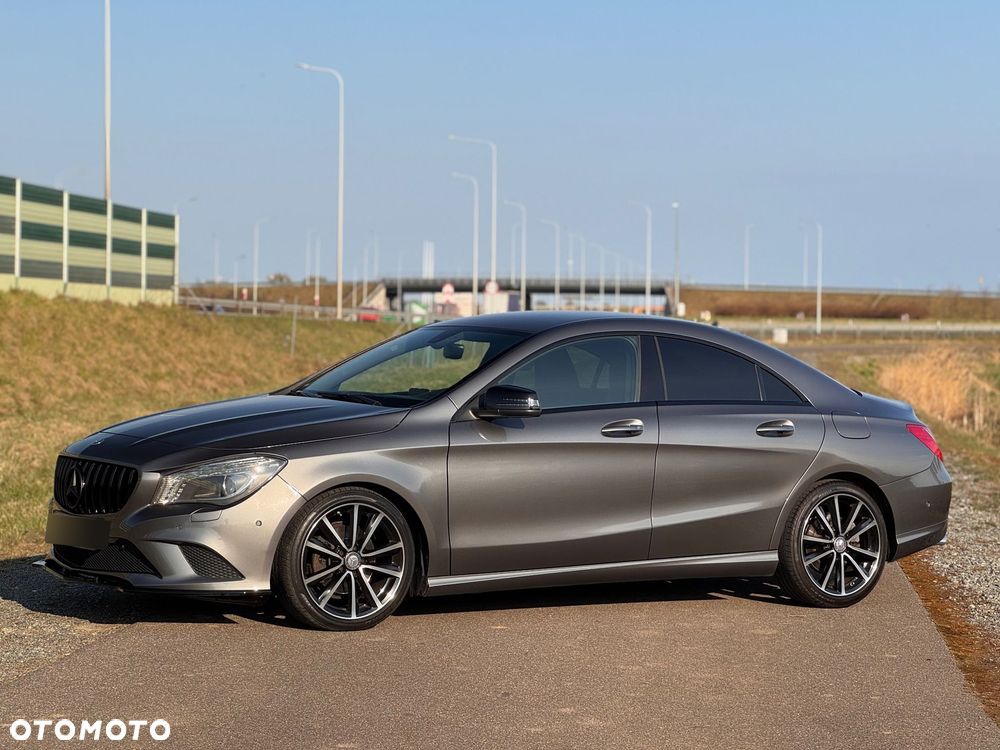Mercedes-Benz CLA 200 7G-DCT Urban - 15