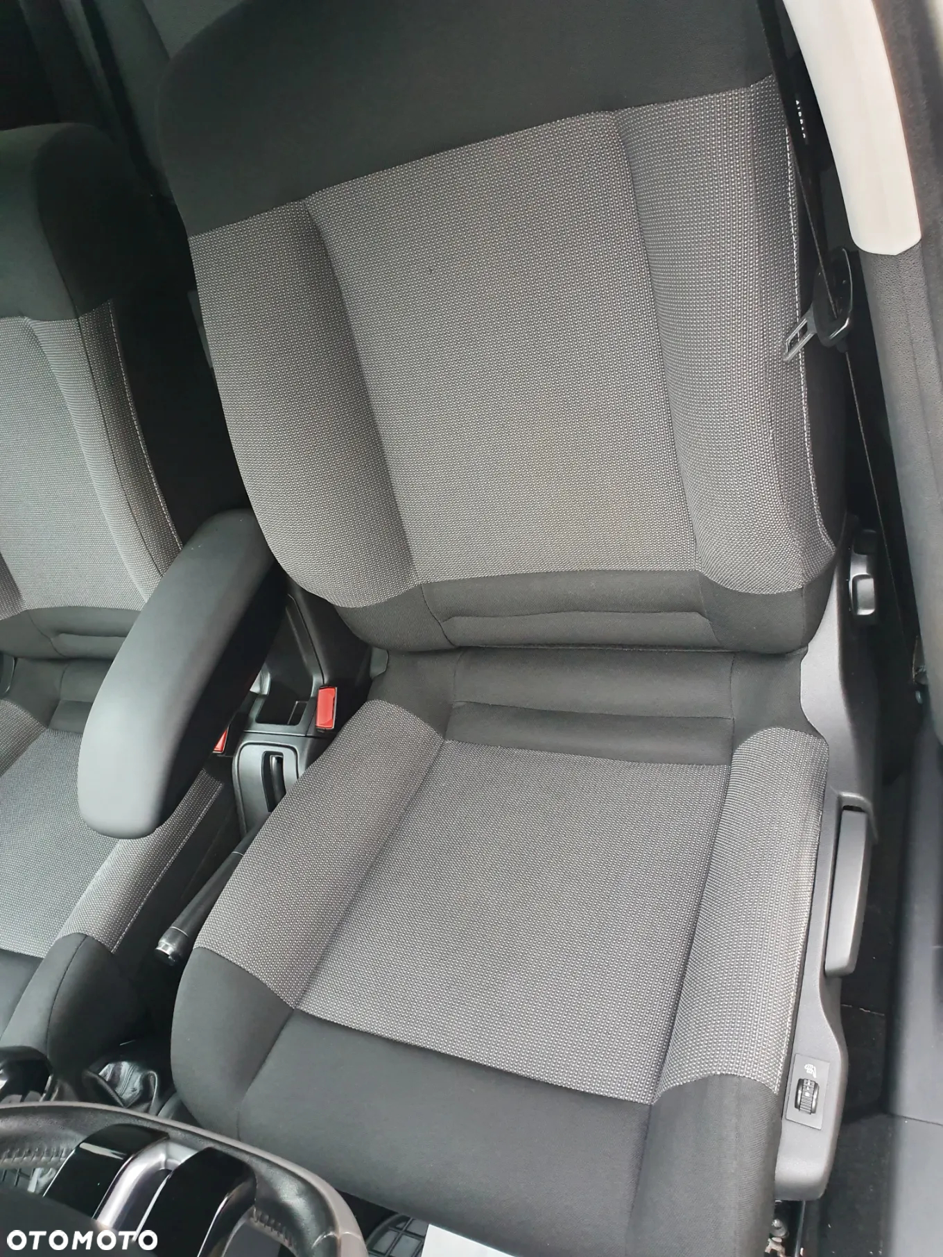 Citroën C4 Cactus 1.2 PureTech Shine S&S - 18