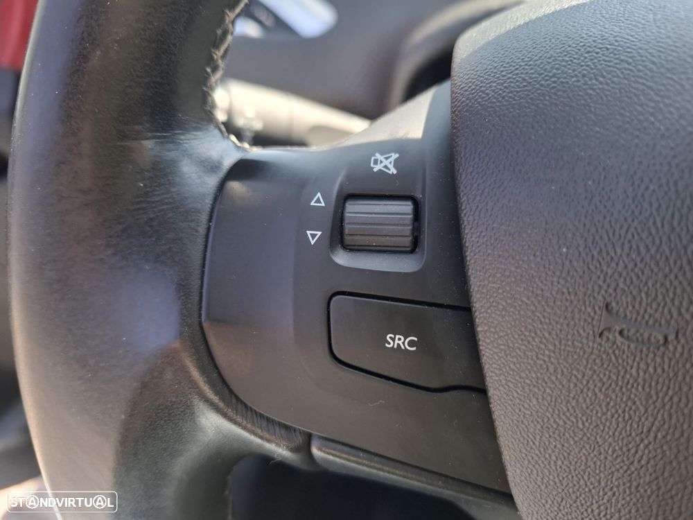 Peugeot 2008 1.6 BlueHDi Allure - 36
