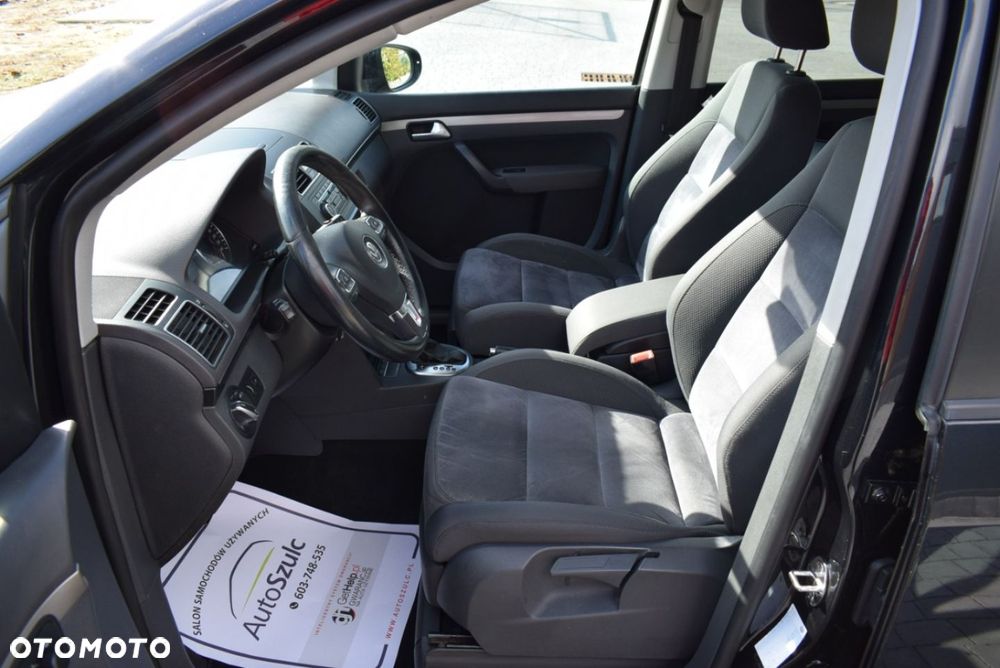 Volkswagen Touran - 17