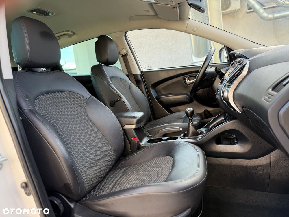 Hyundai ix35 1.7 CRDi 2WD UEFA EURO 2012 Edition - 19