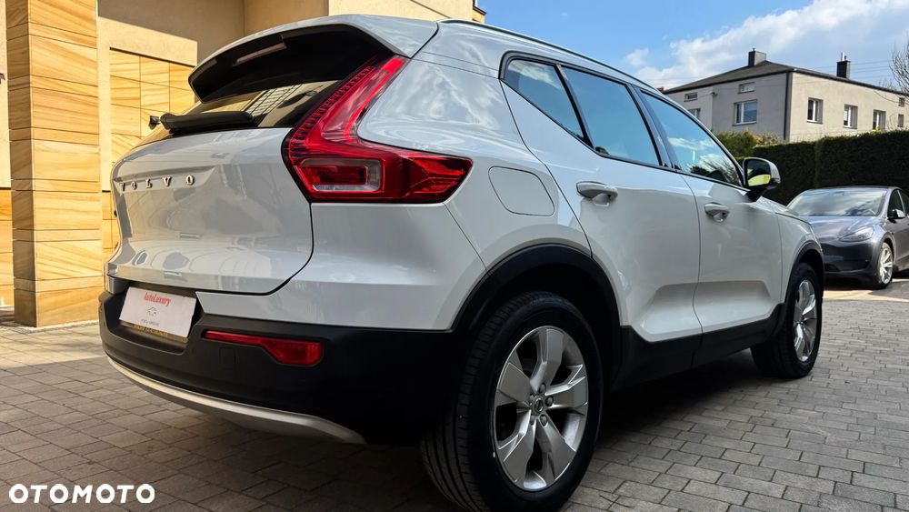 Volvo XC 40 T3 Geartronic Momentum Pro - 10