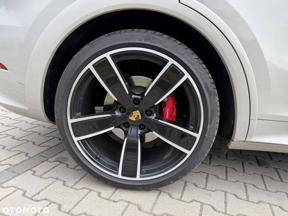 Porsche Cayenne GTS - 8