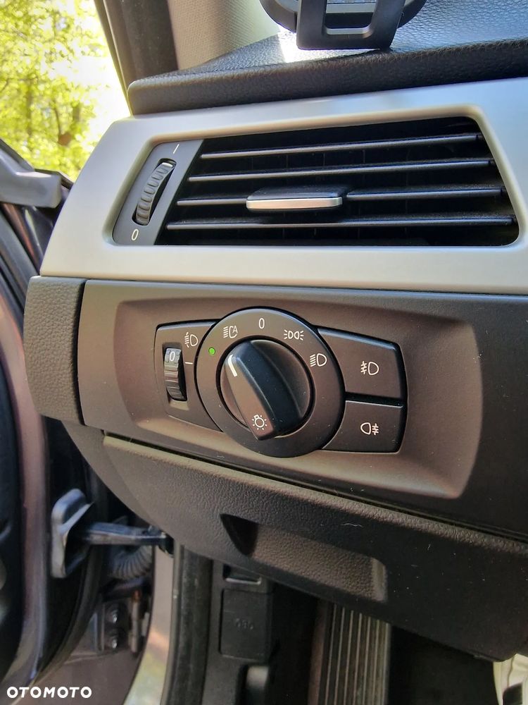 BMW Seria 3 320d DPF - 13
