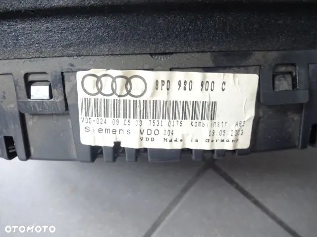 Licznik Audi A3 8P 1.6 8P0920900C - 2