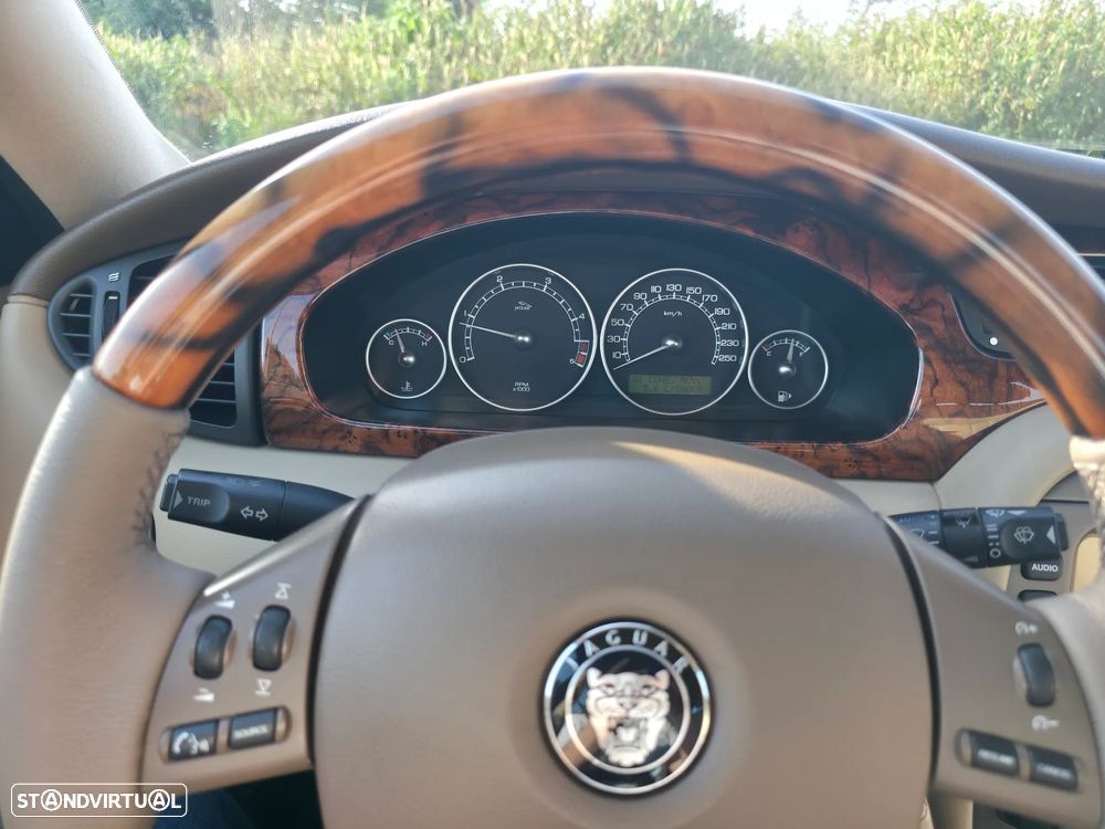 Jaguar X-Type 2.2 Executive - 9