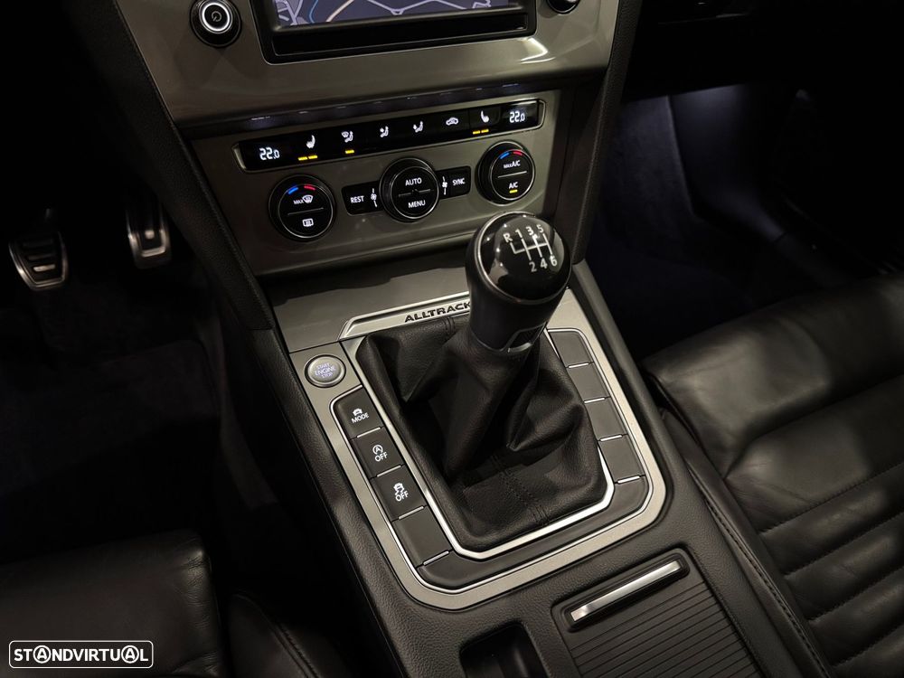 VW Passat Alltrack 2.0 TDi 4Motion - 39