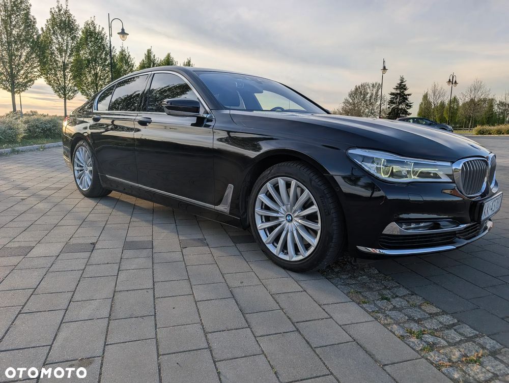 BMW Seria 7 750i xDrive - 5