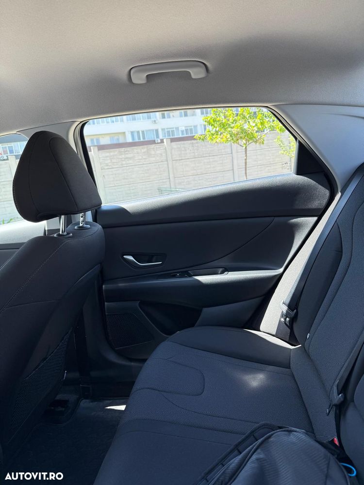 Hyundai Elantra 1.6 l 123 CP CVT Highway - 24