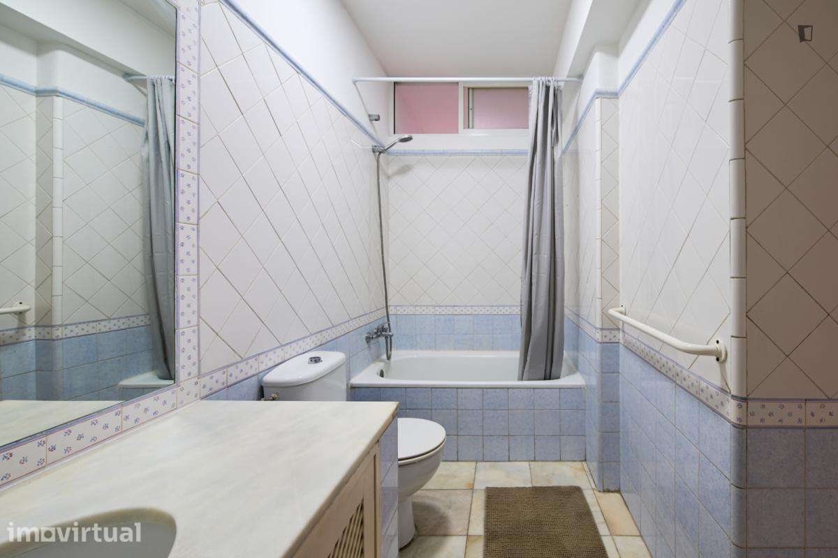 Quarto - localizado em Alcântara Lisbon - Grande imagem: 5/44