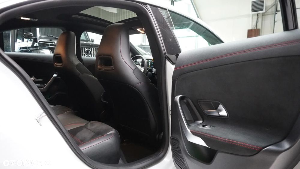 Mercedes-Benz CLA 200 AMG Line 7G-DCT - 12