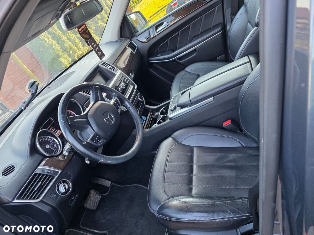 Mercedes-Benz GL 350 BlueTEC 4-Matic - 6