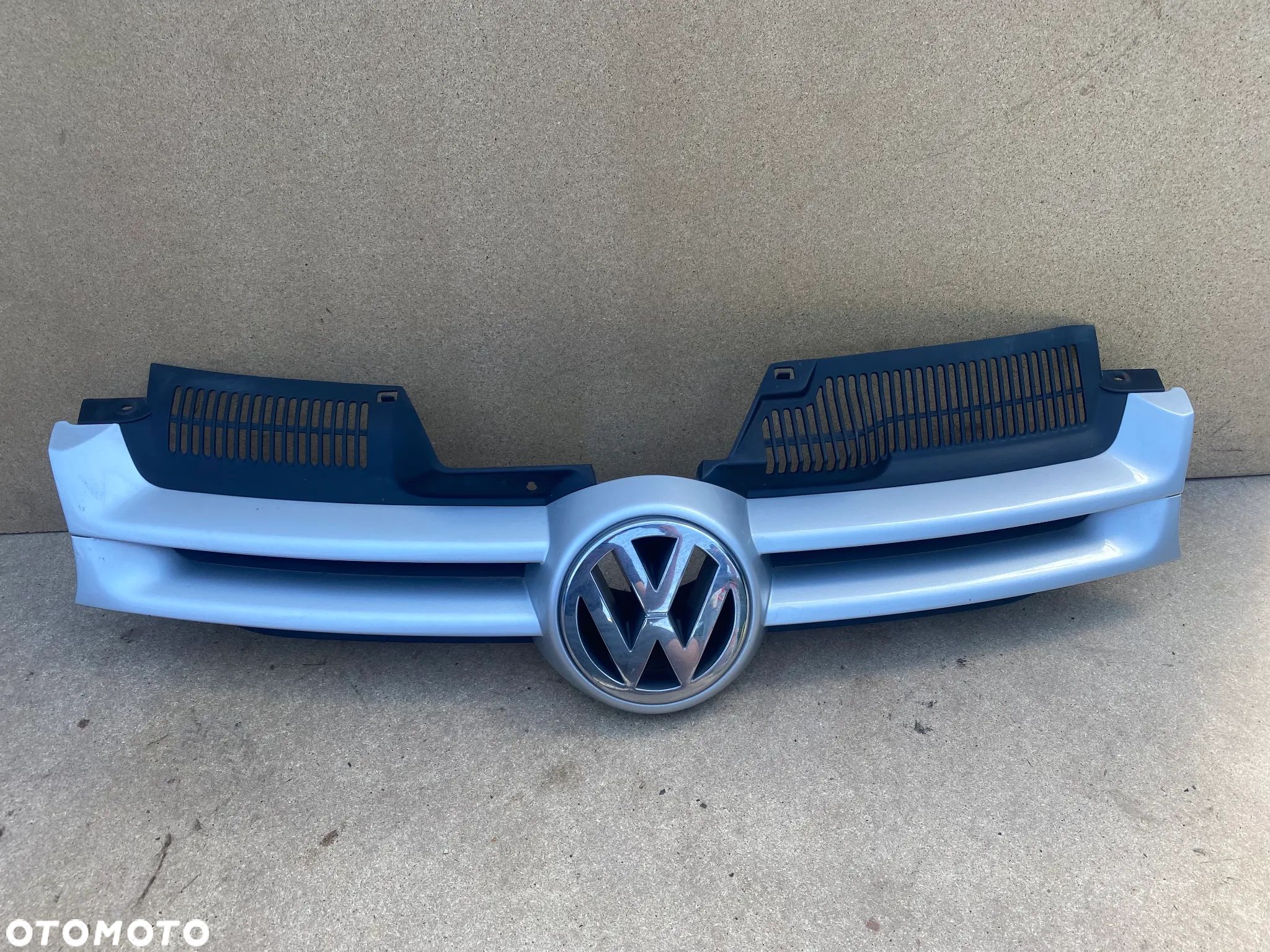 GRILL ATRAPA CHŁODNICY  VW VOLKSWAGEN GOLF V 1K0853655A LA7W - 1