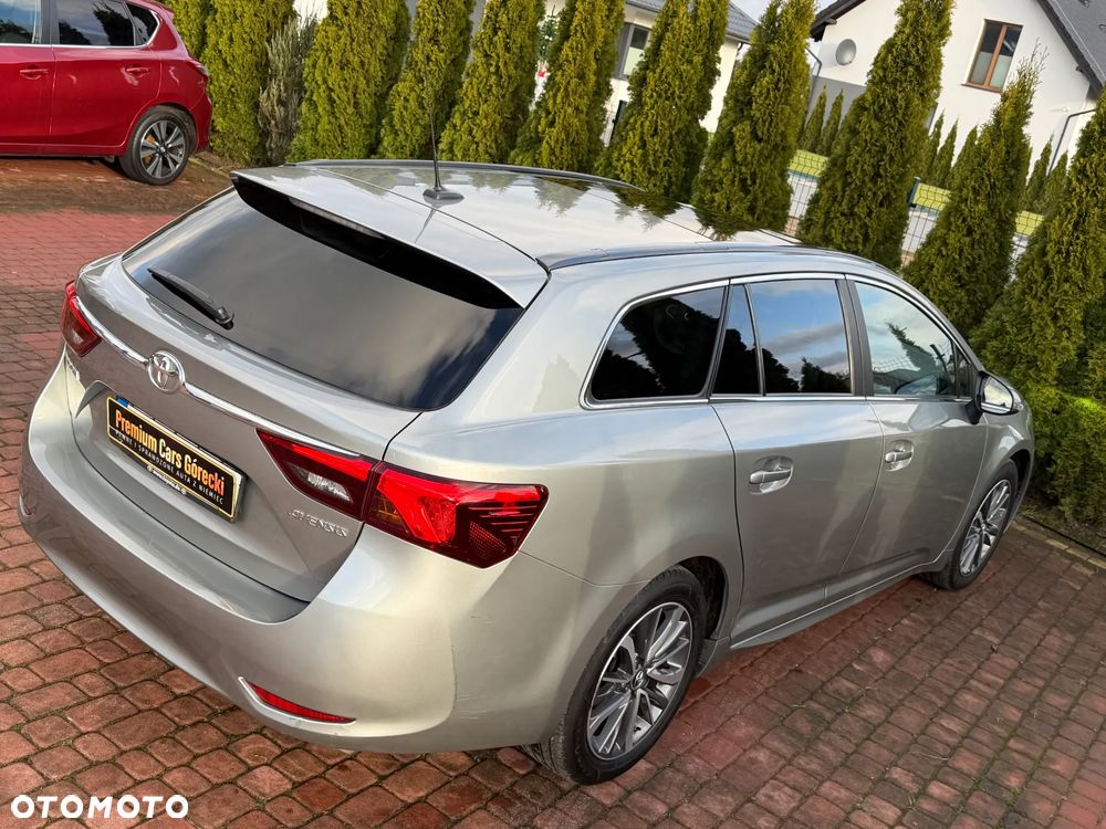 Toyota Avensis 2.0 D-4D Premium - 6
