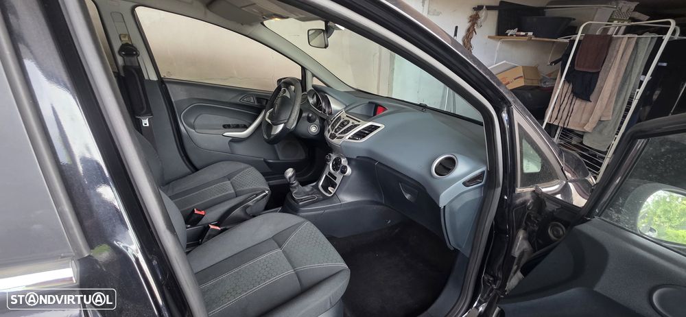 Ford Fiesta - 11