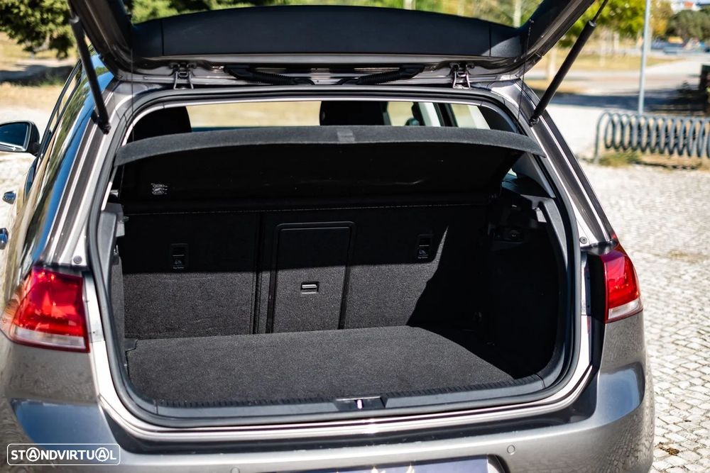 VW Golf 1.6 TDi Highline - 9