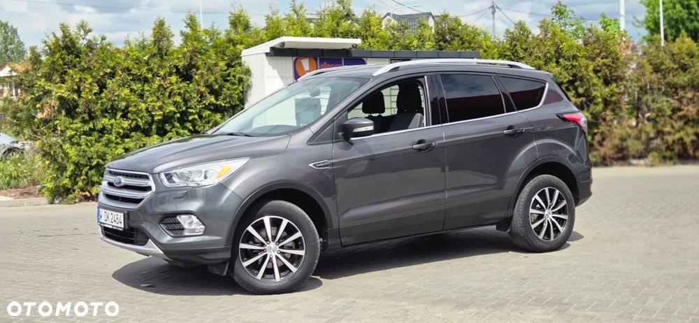 Ford Kuga 1.5 EcoBoost 2x4 Titanium - 6