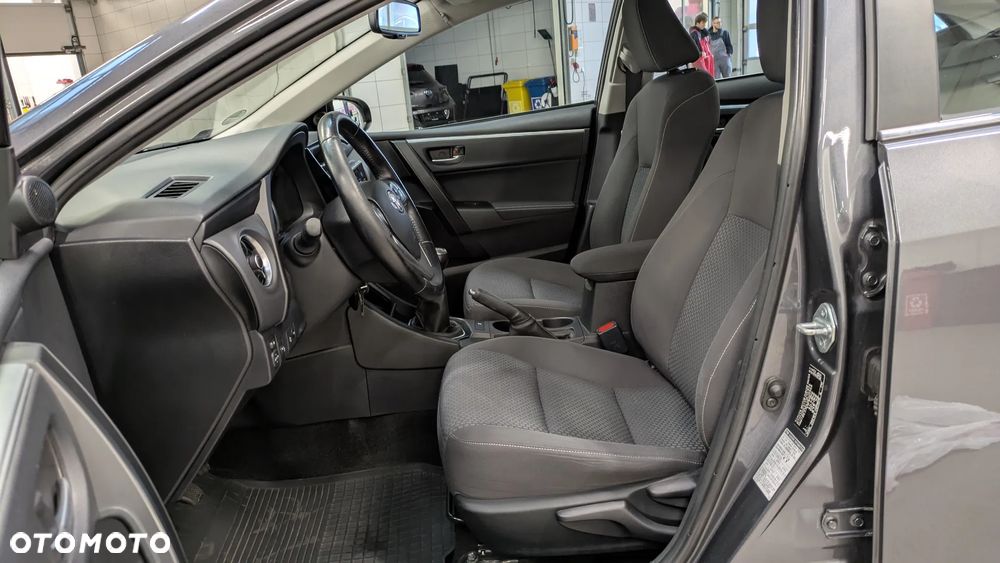 Toyota Corolla 1.6 Comfort - 10