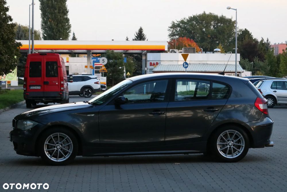 BMW Seria 1 120i - 4