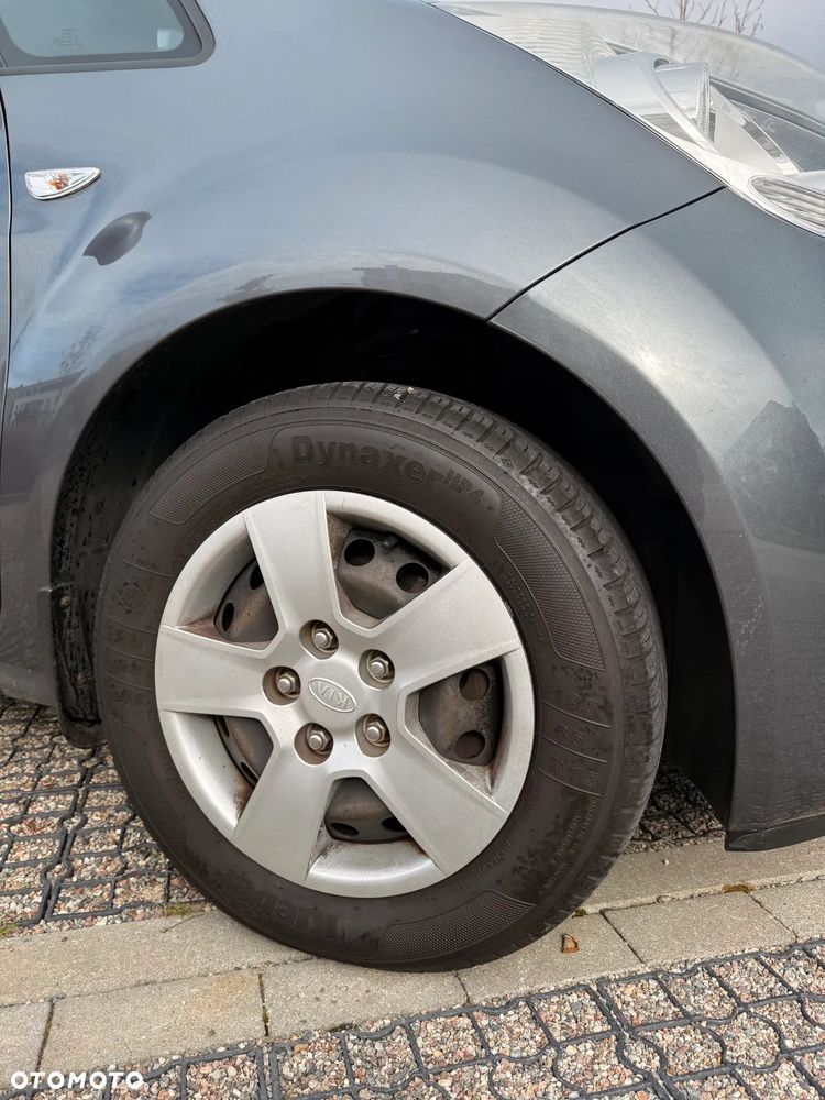 Kia Venga 2010 photo 4