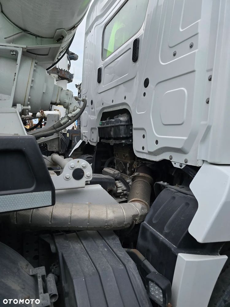 Mercedes-Benz Arocs 3243 - 5