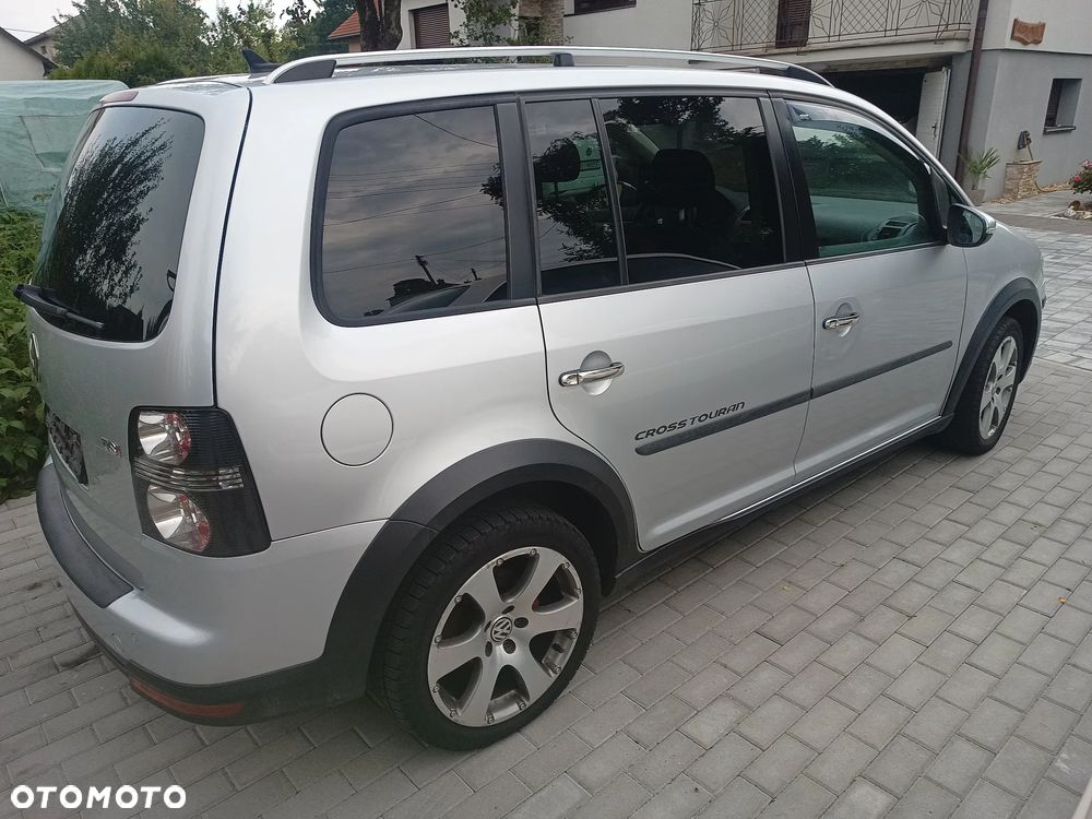 Volkswagen Touran - 7
